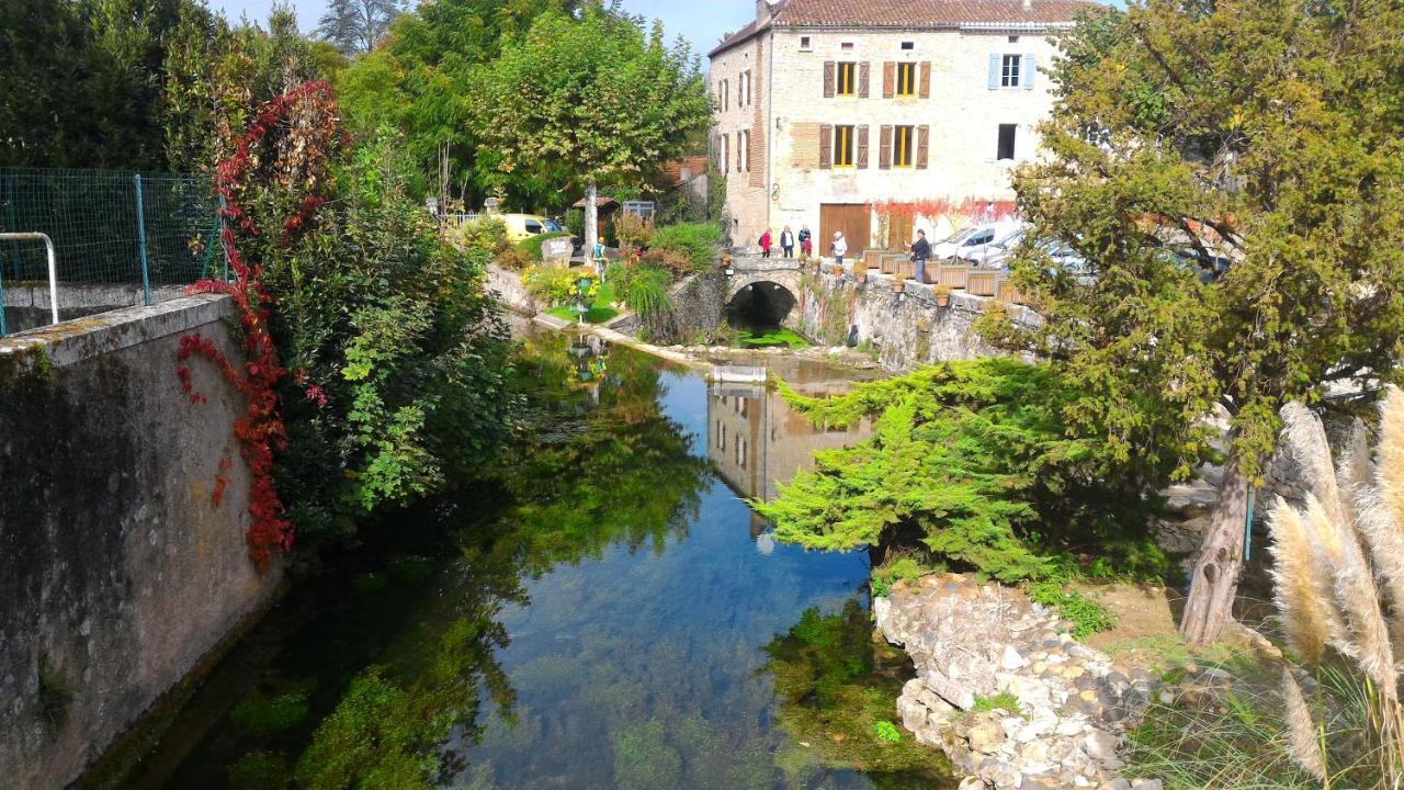 Bed and Breakfast Maison Sur Le Lot Saint-Vincent-Rive-dʼOlt Zewnętrze zdjęcie